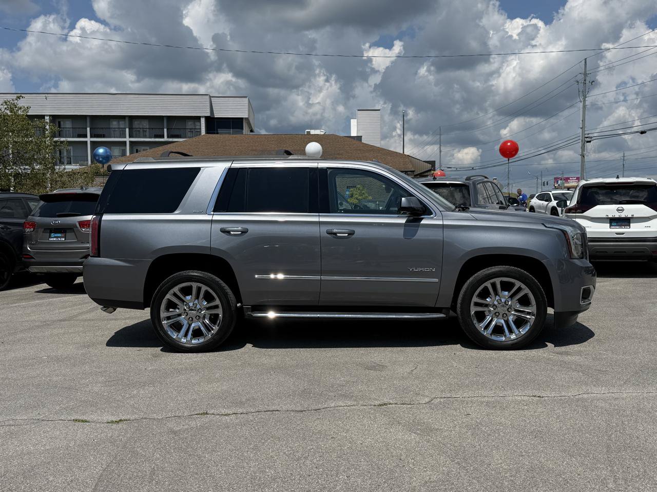 Used 2020 GMC Yukon SLT w/ Premium Edition AWD/4WD image 5