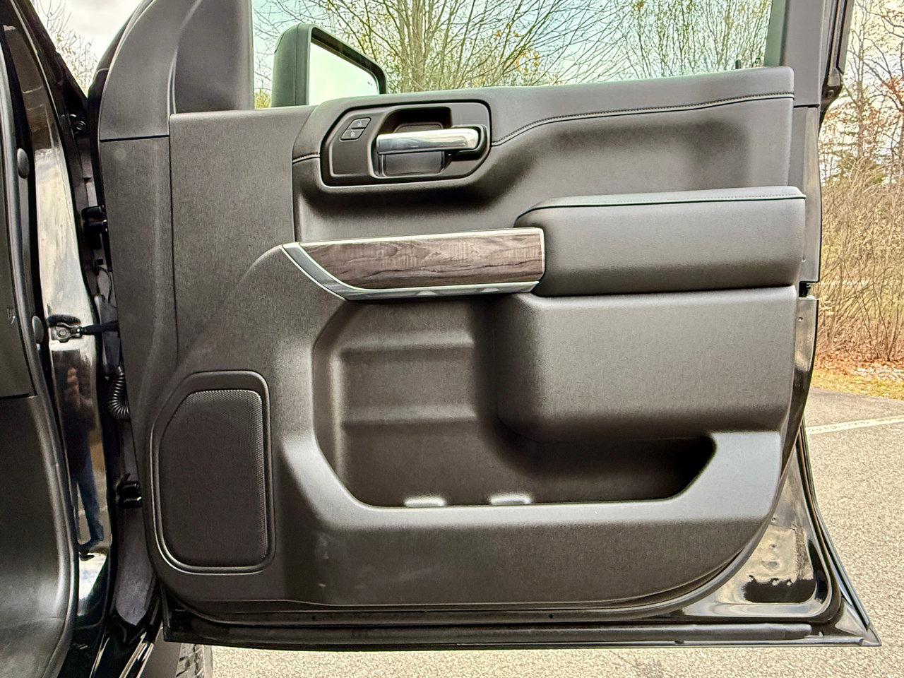 Used 2022 Chevrolet Silverado 2500 LTZ w/ LTZ Plus Package image 31