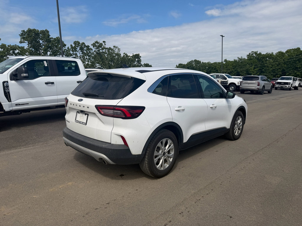 Used 2024 Ford Escape Active w/ Cold Weather Package FWD image 3