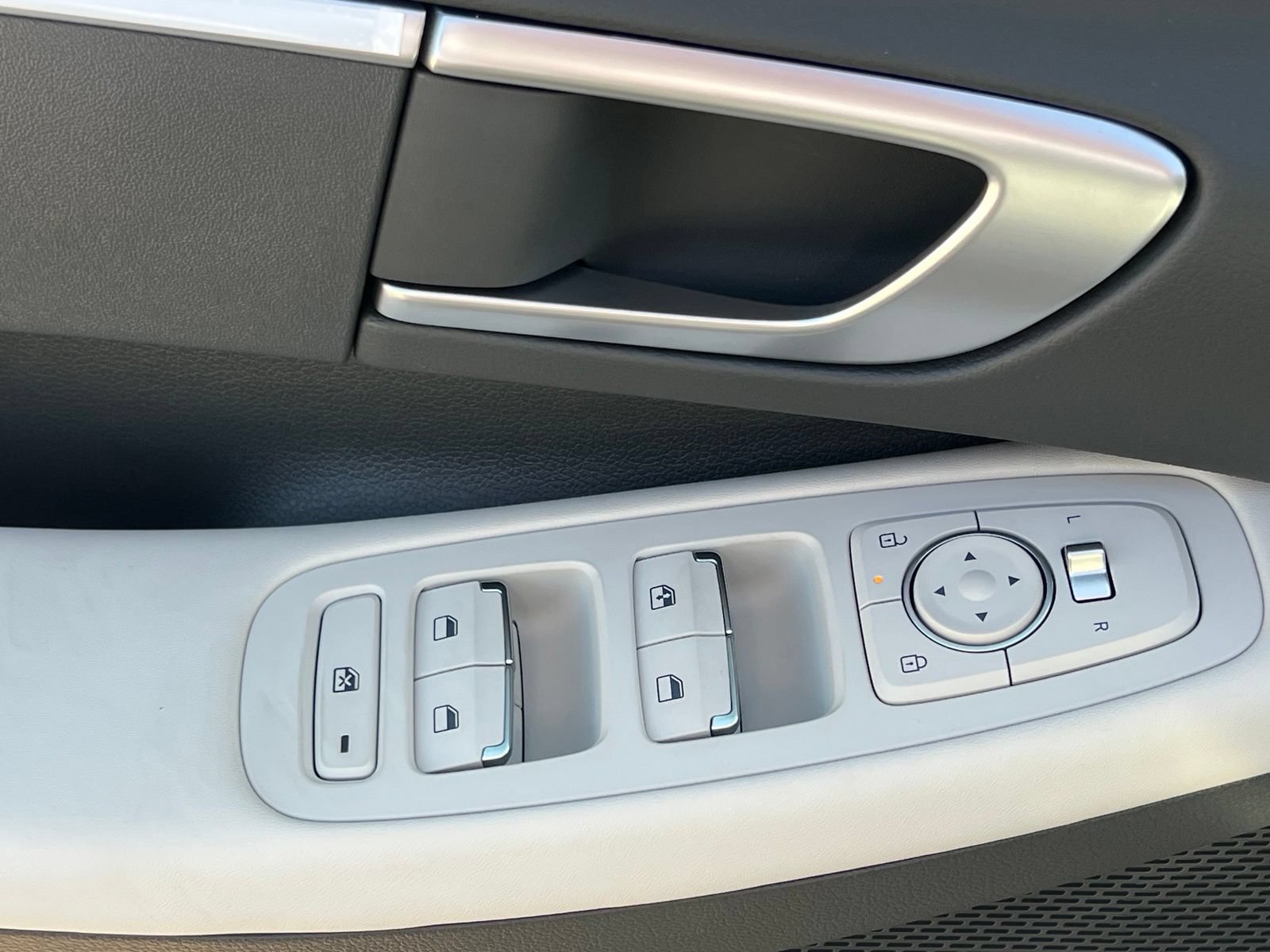 New 2026 Hyundai Sonata SE FWD image 23