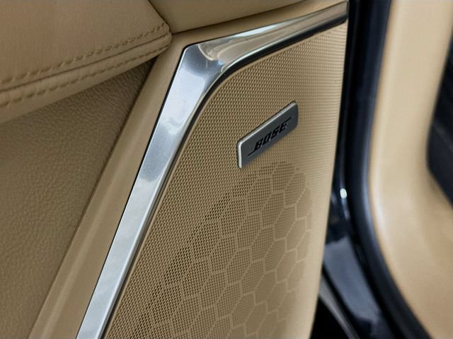 Used 2019 Cadillac Escalade ESV Platinum AWD/4WD image 19
