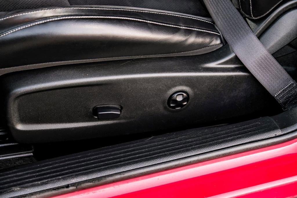 Used 2015 Dodge Challenger SRT w/ Technology Group image 35