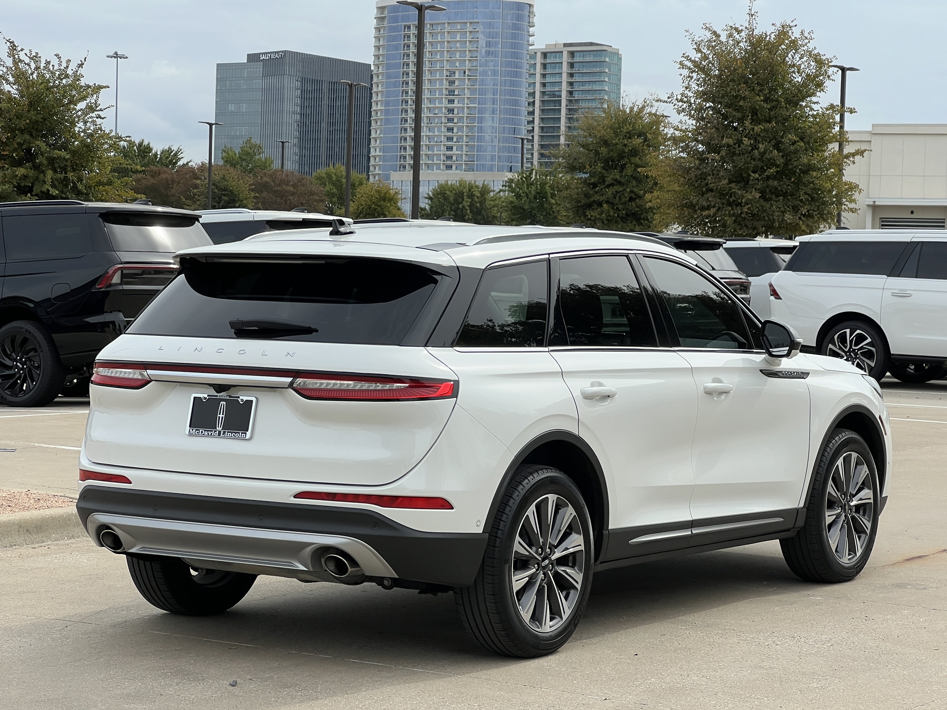 Certified 2022 Lincoln Corsair Reserve w/ Elements Package AWD/4WD image 9