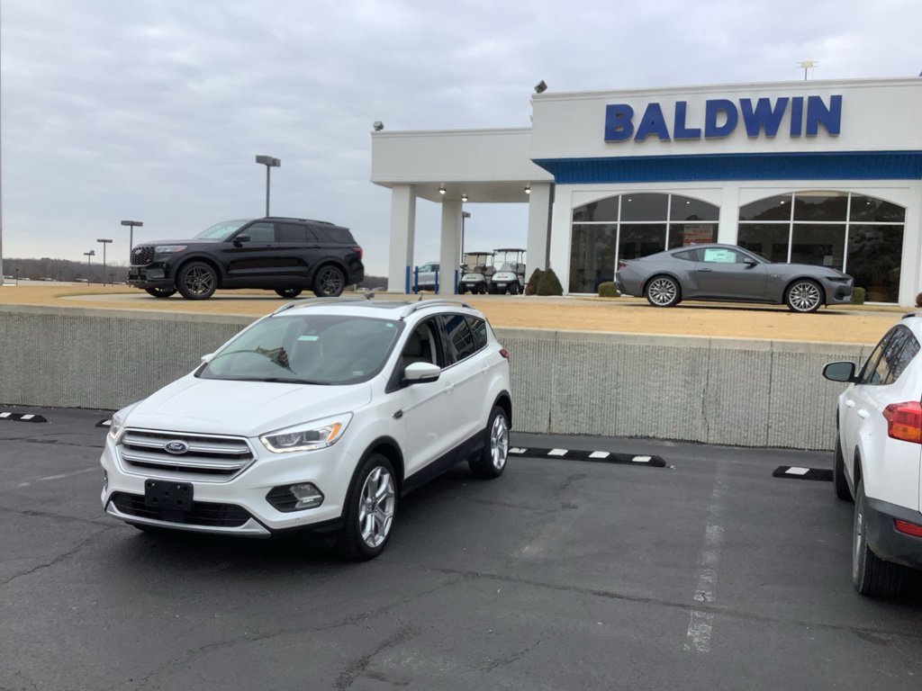 Used 2019 Ford Escape Titanium image 3