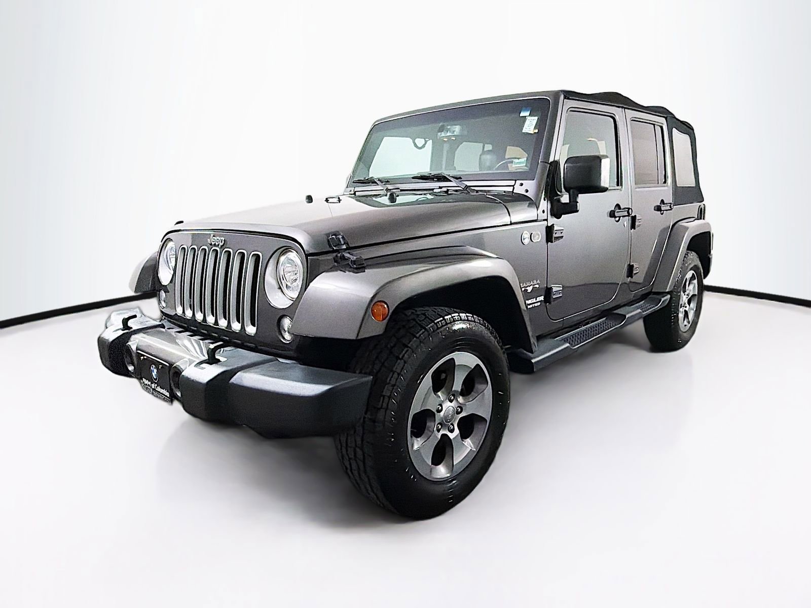 Used 2017 Jeep Wrangler Unlimited Sahara w/ Connectivity Group image 3