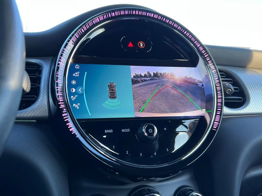 Used 2023 MINI Cooper Classic w/ Signature Upholstery Package image 23