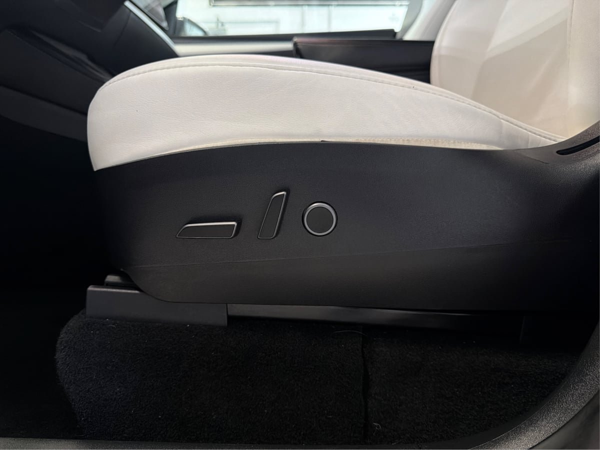 Used 2023 Tesla Model Y Long Range AWD/4WD image 22