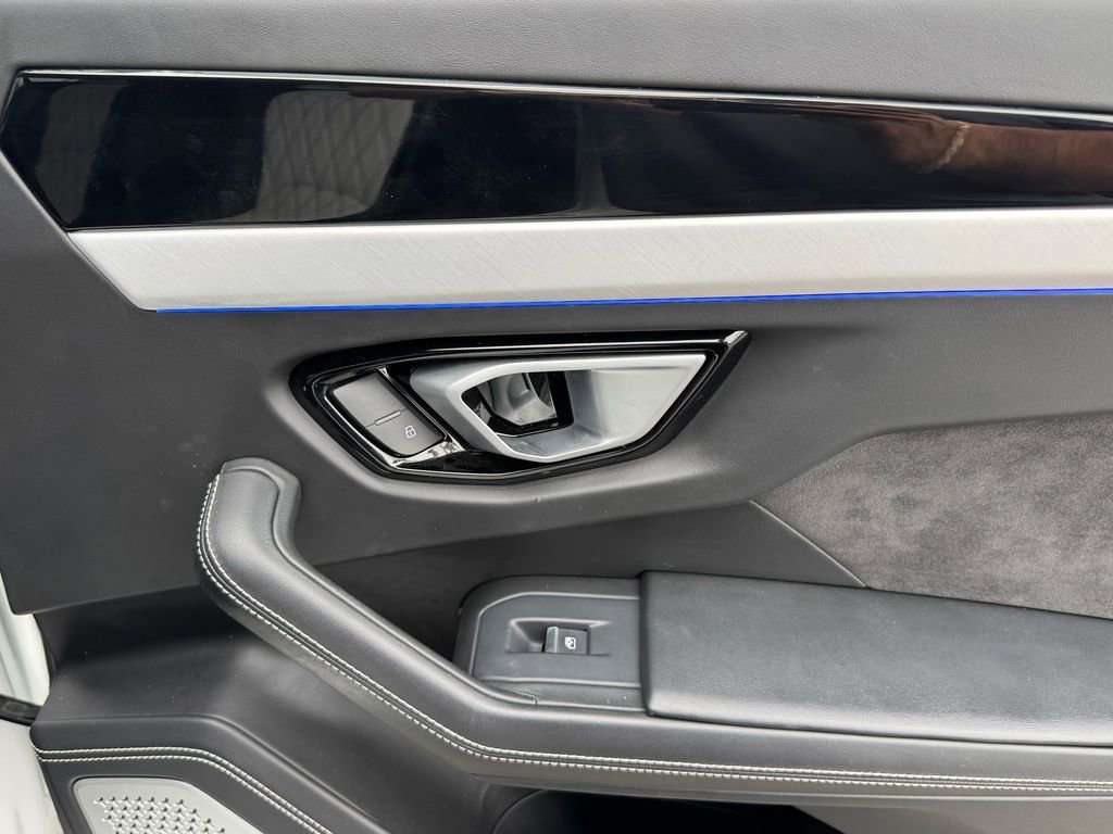 Used 2019 Lamborghini Urus image 20