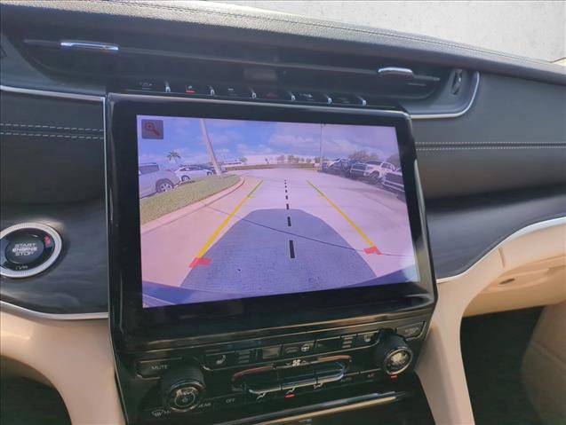 Used 2025 Jeep Grand Cherokee Limited image 9