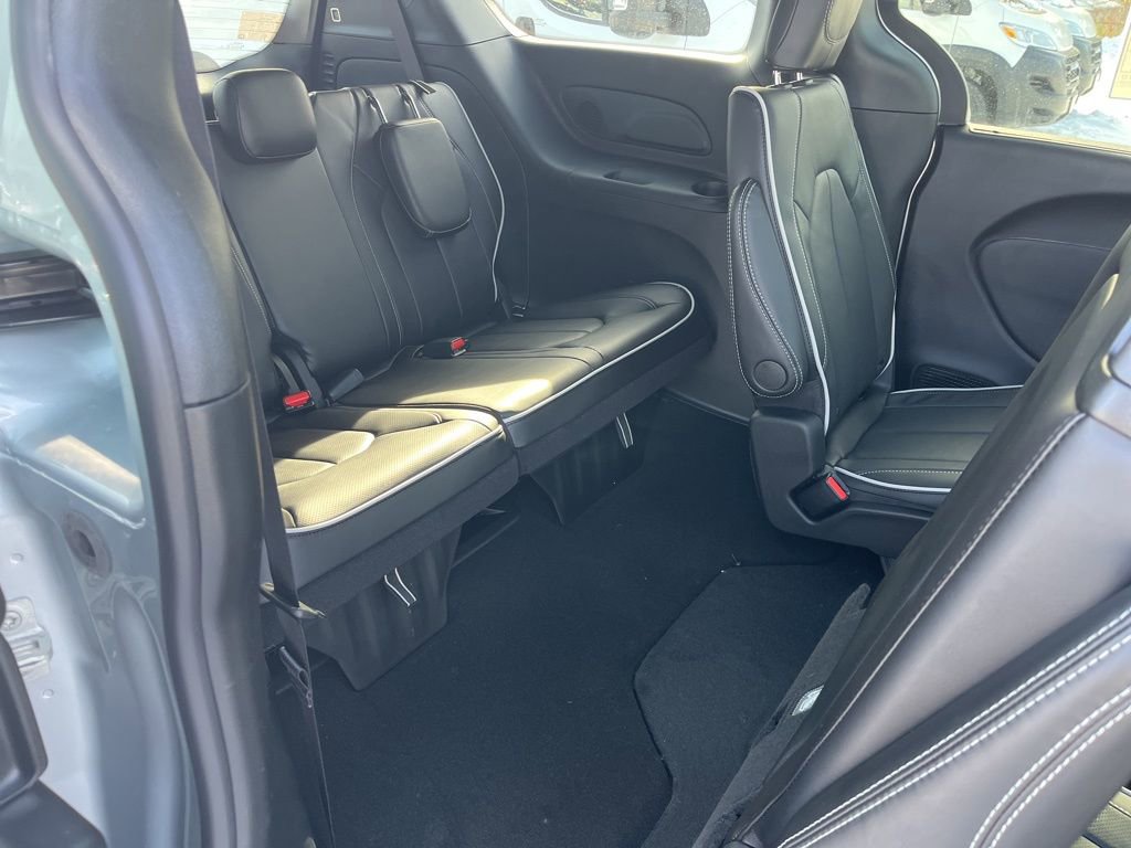 New 2026 Chrysler Pacifica Limited w/ S Appearance Package image 13