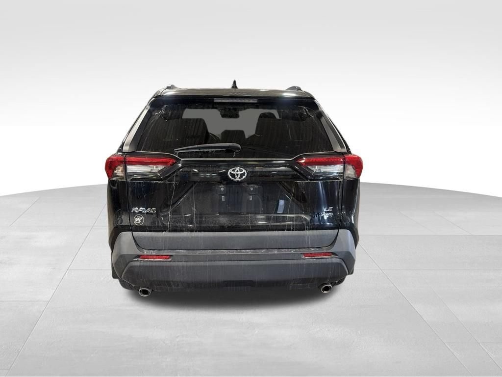Used 2019 Toyota RAV4 LE AWD/4WD image 5