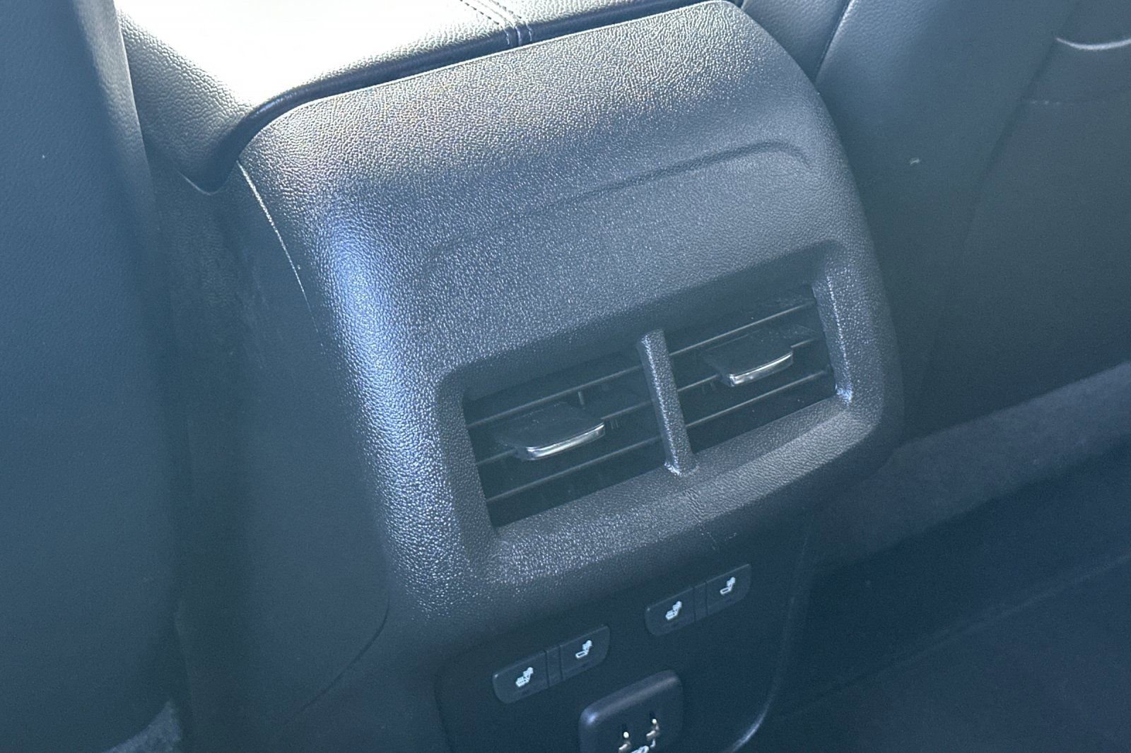 Used 2022 Chevrolet Equinox Premier image 16