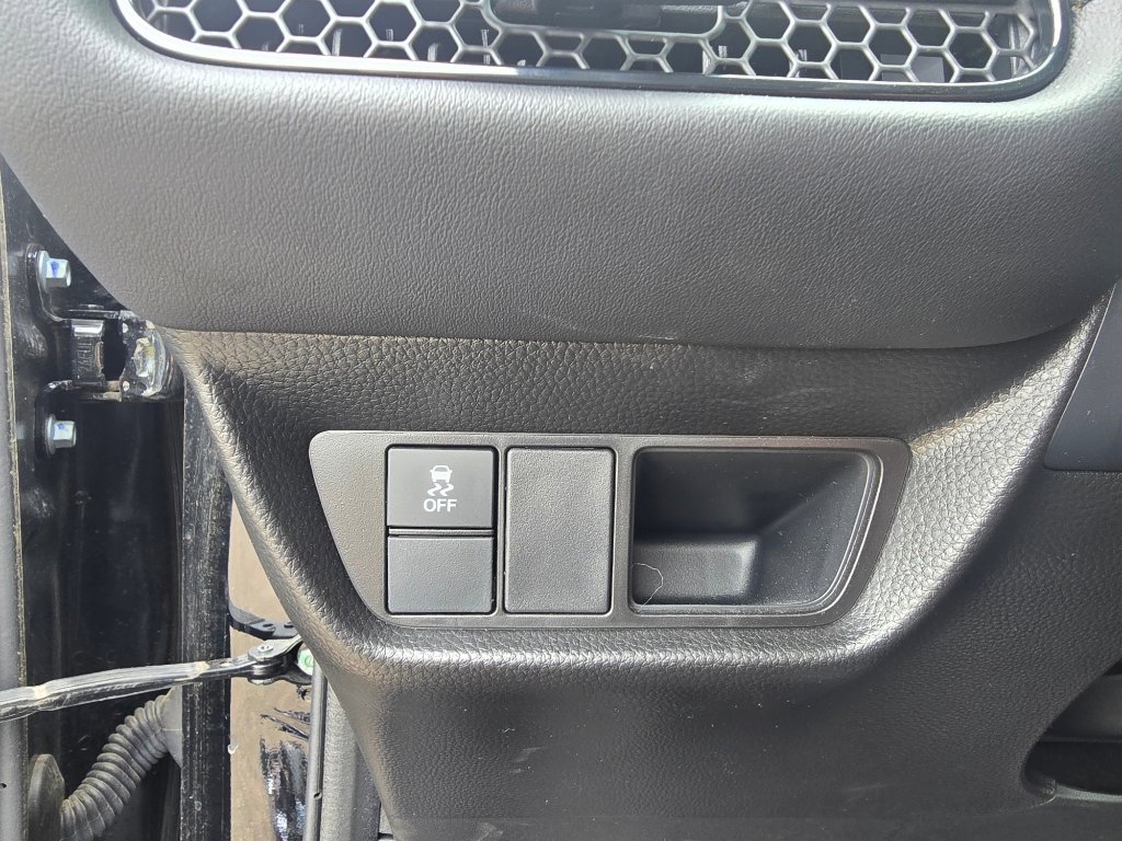 Used 2025 Honda HR-V LX image 17