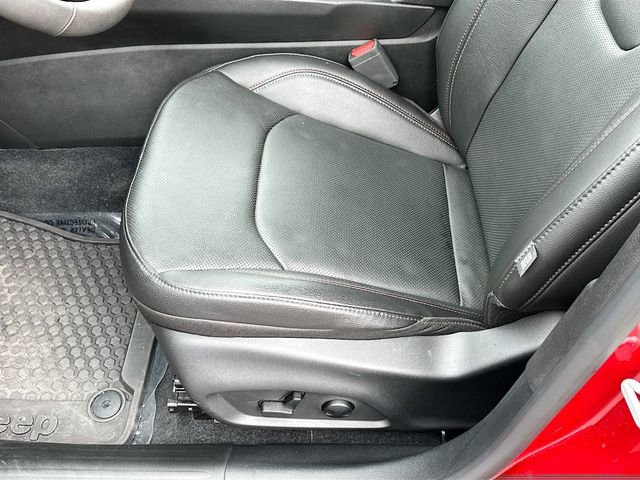 Used 2025 Jeep Compass Trailhawk w/ Trailhawk Elite Group image 19