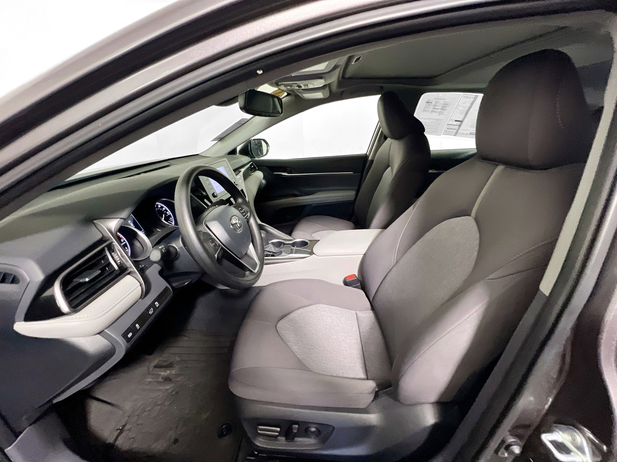 Used 2024 Toyota Camry LE w/ Convenience Package FWD image 14