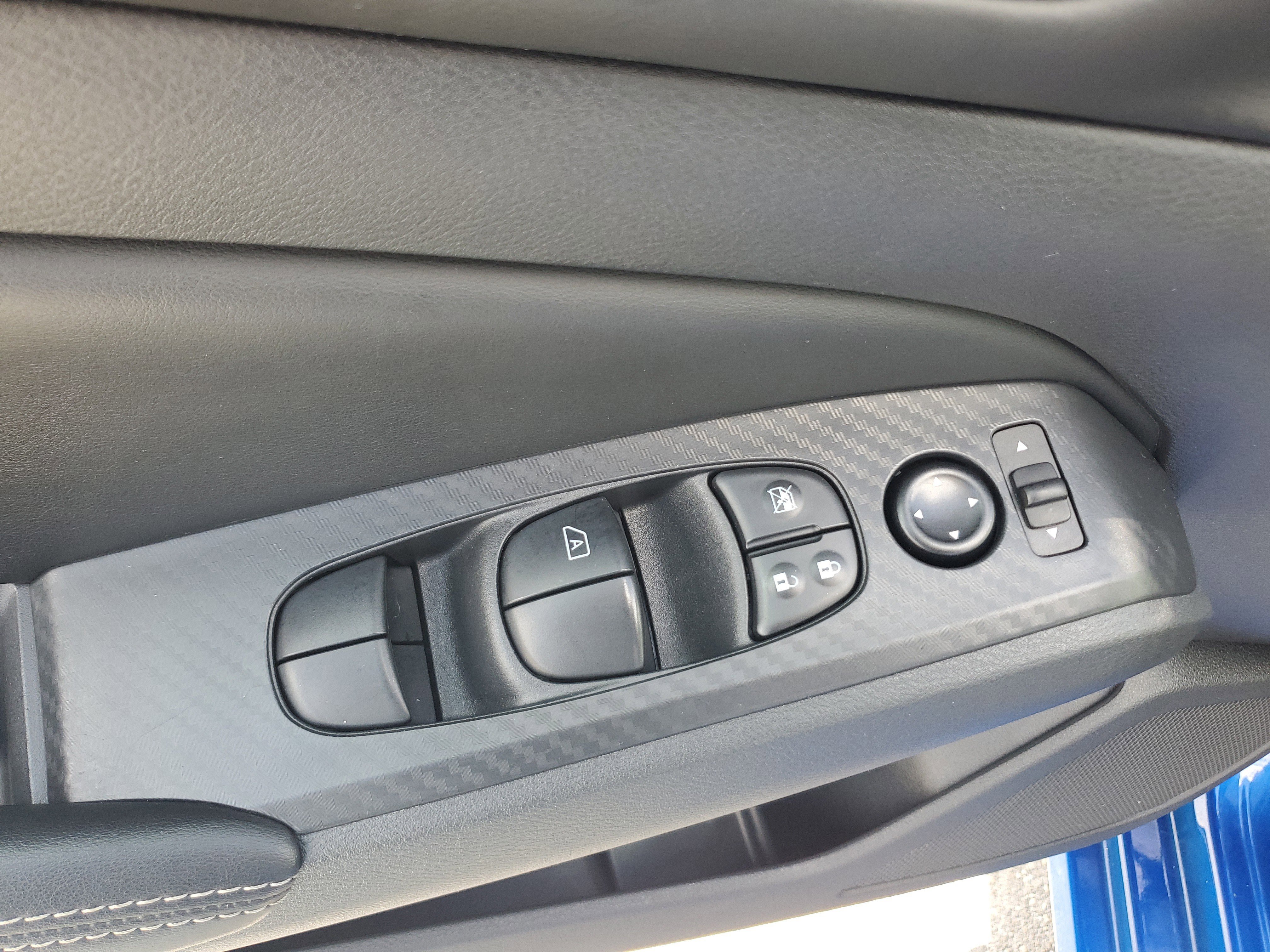 Used 2025 Nissan Altima 2.5 SV image 25