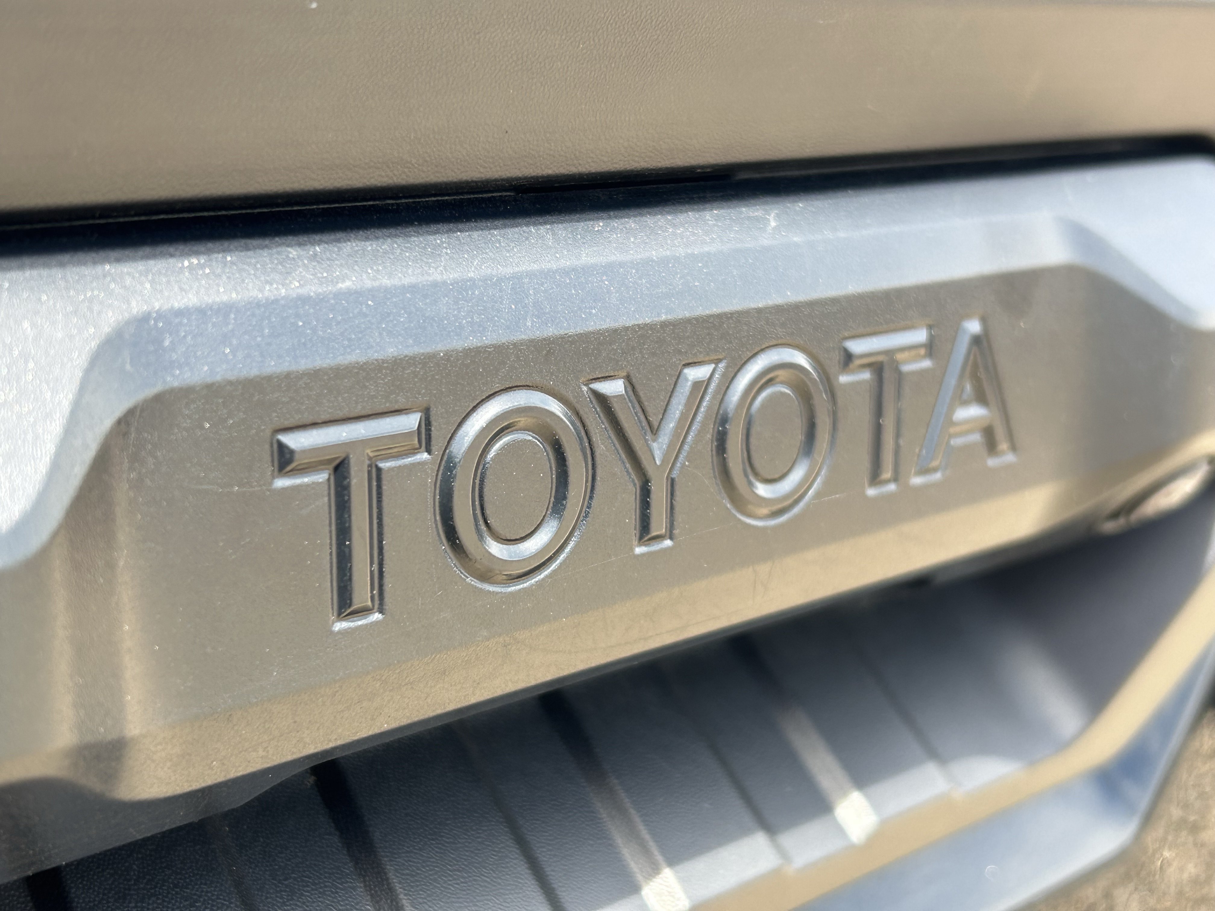 Used 2024 Toyota Tundra SR5 w/ SR5 Convenience Package AWD/4WD image 7