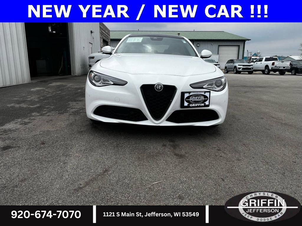 Used 2021 Alfa Romeo Giulia Ti image 5