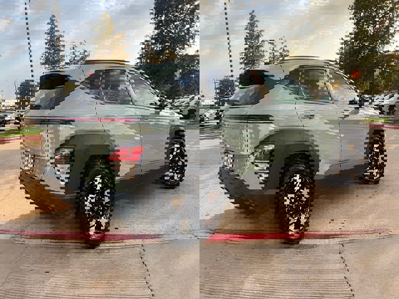 Used 2025 Hyundai Kona SEL image 6