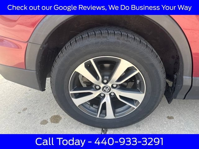 Used 2018 Toyota RAV4 XLE AWD/4WD image 14