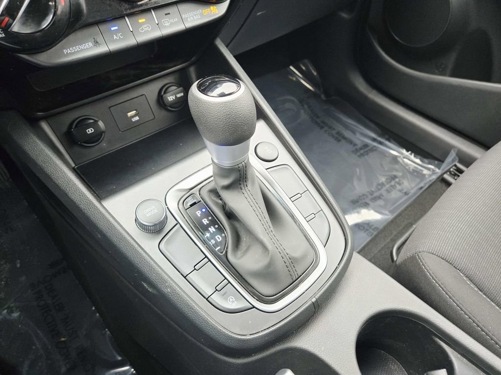 Used 2023 Hyundai Kona SEL image 28
