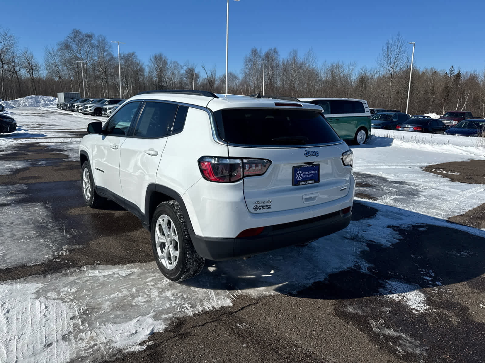 Used 2024 Jeep Compass Latitude image 3