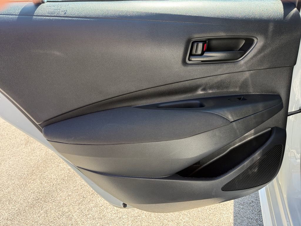 Used 2022 Toyota Corolla LE image 27