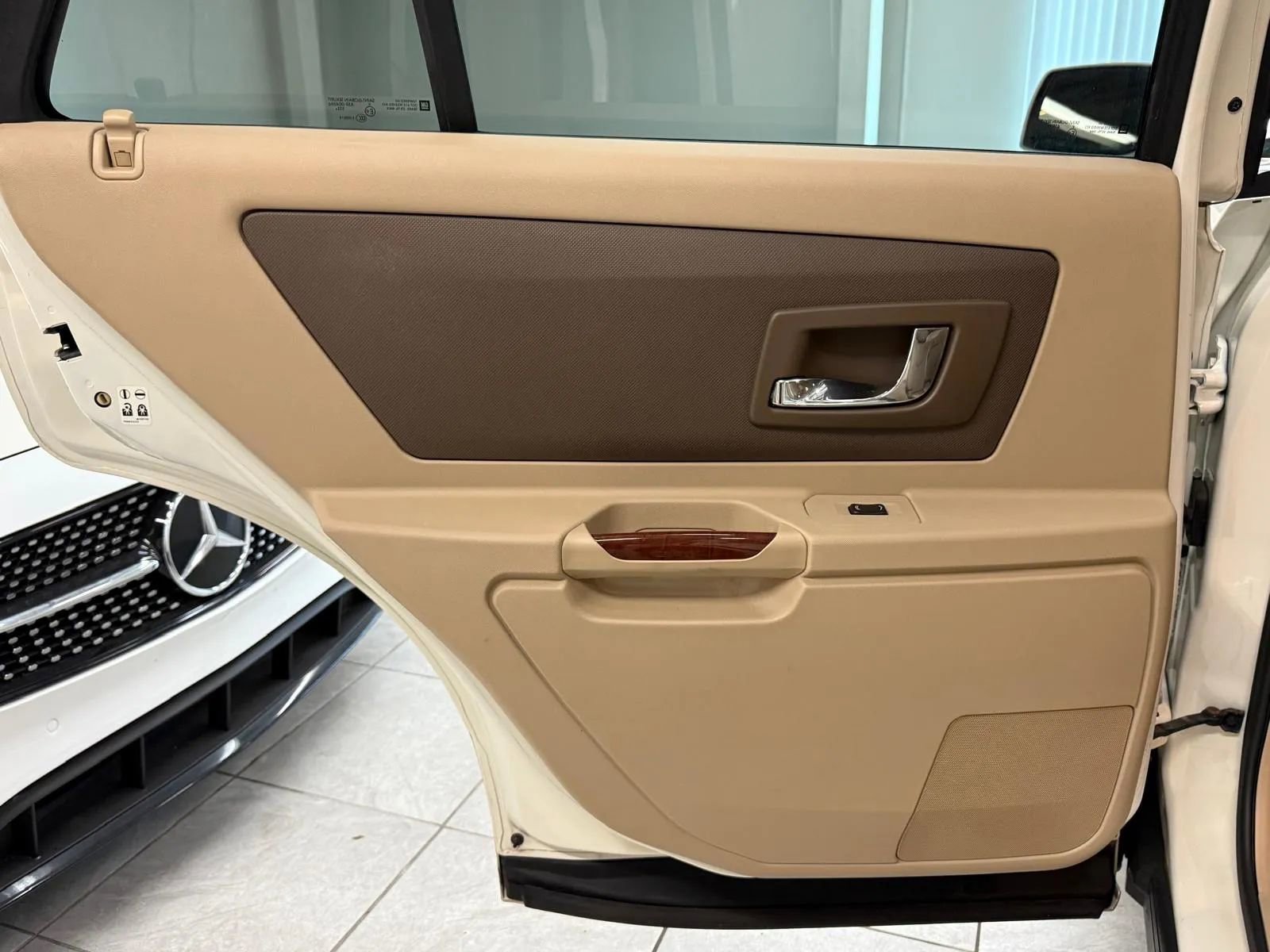 Used 2006 Cadillac SRX w/ Drivers Level One Package image 16