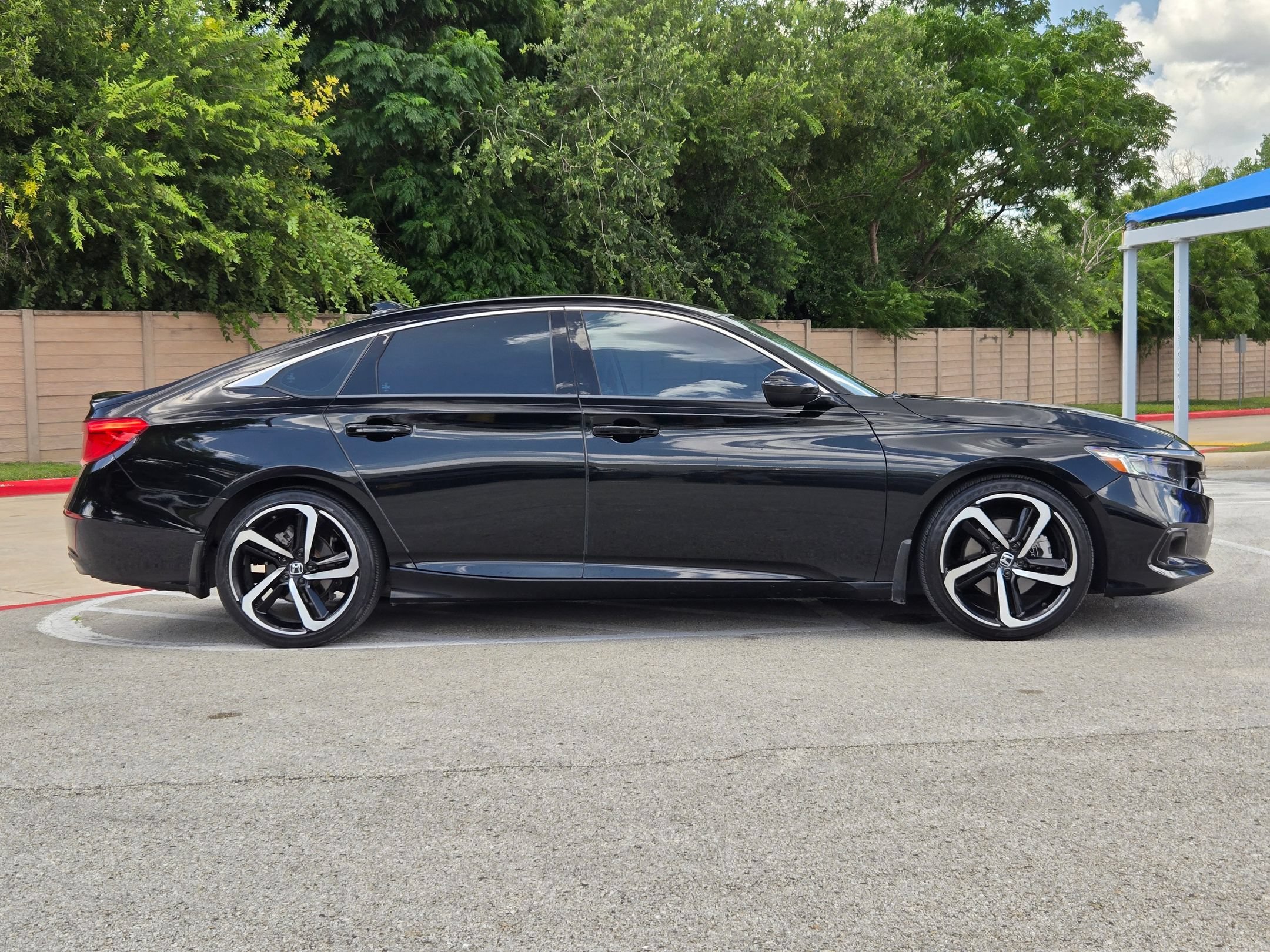 Used 2021 Honda Accord Sport Special Edition image 2