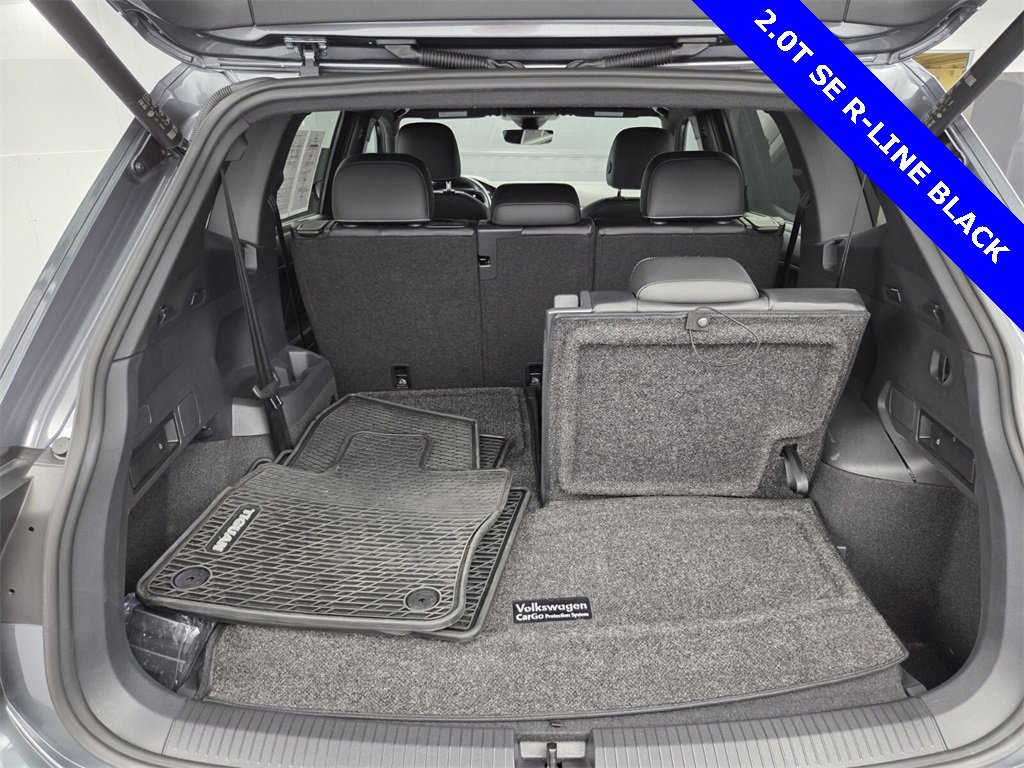 Used 2022 Volkswagen Tiguan SE R-Line image 24