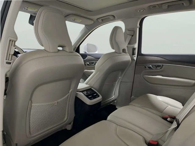 Used 2024 Volvo XC90 B6 Core AWD/4WD image 22