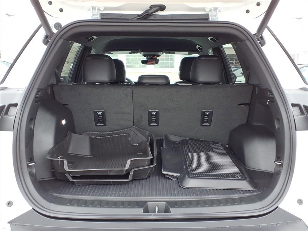 New 2026 Chevrolet Equinox LT w/ Convenience Package II image 8