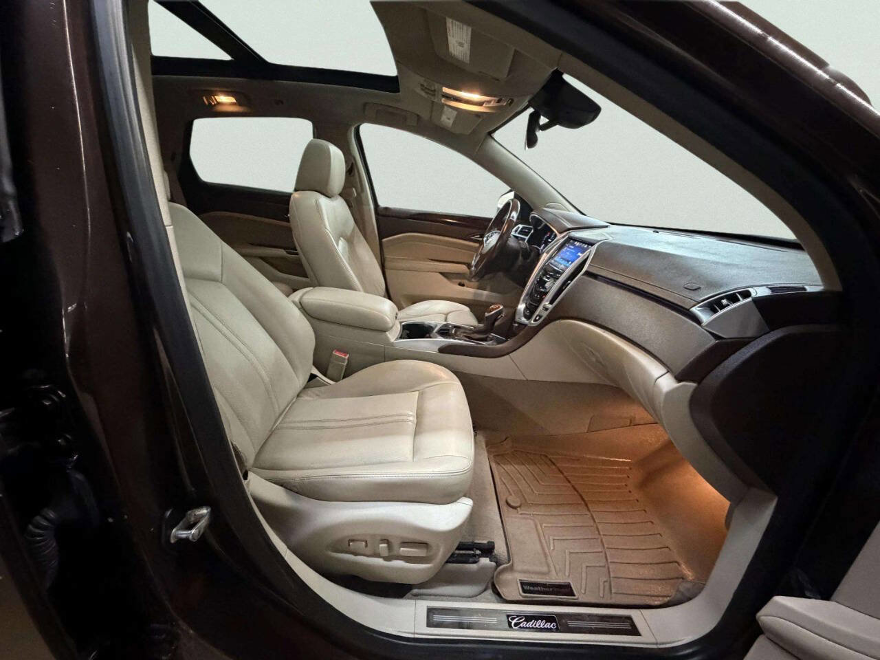 Used 2015 Cadillac SRX Luxury w/ Driver Awareness Package image 30