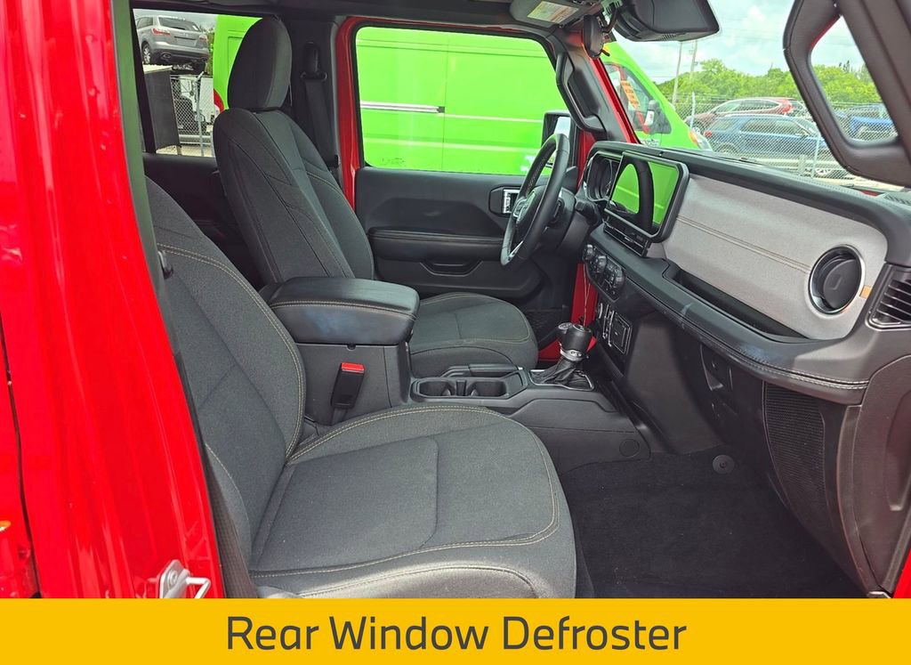 Used 2025 Jeep Wrangler Unlimited Sahara AWD/4WD image 15