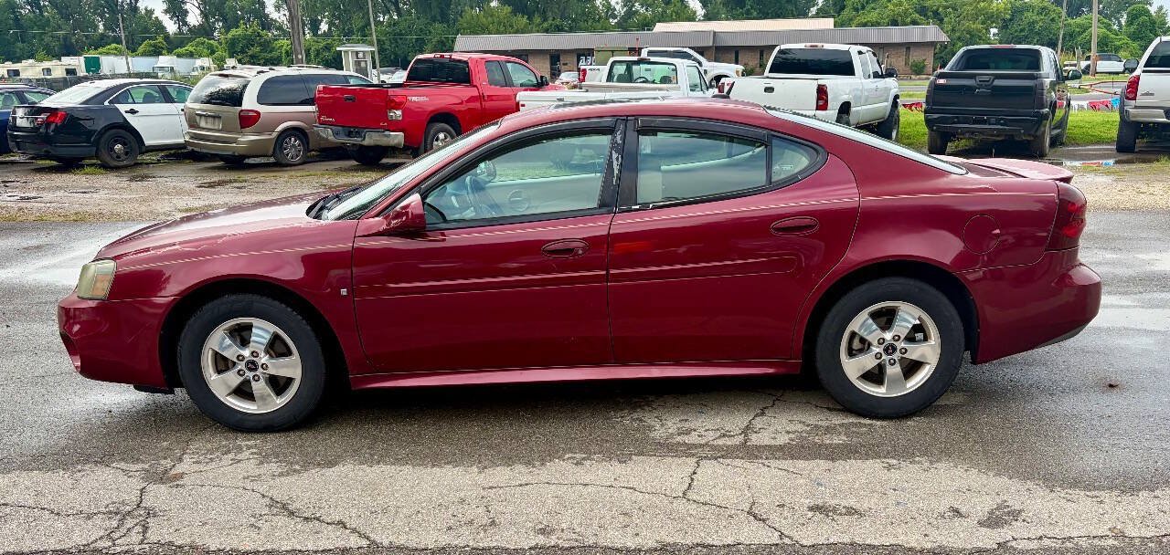 Used 2006 Pontiac Grand Prix w/ Sun And Sound Package FWD image 1