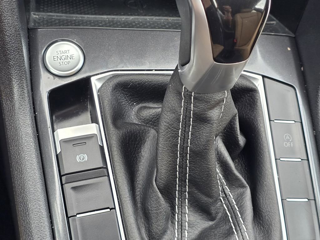 Used 2024 Volkswagen Tiguan SE image 21