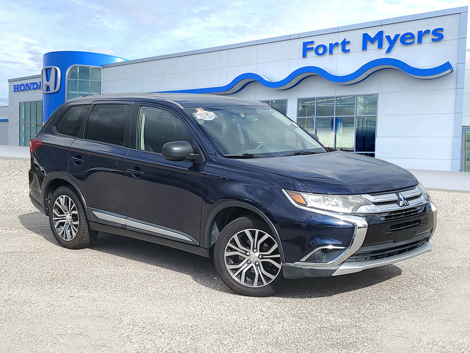 Used 2018 Mitsubishi Outlander ES video 1
