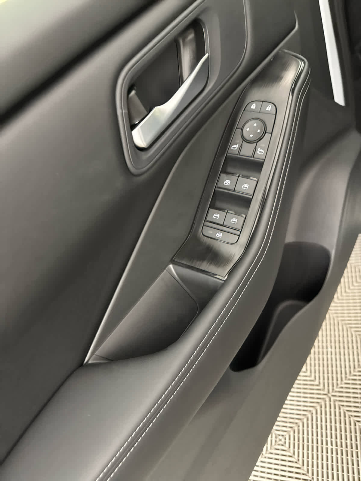 New 2026 Nissan Rogue SV image 15