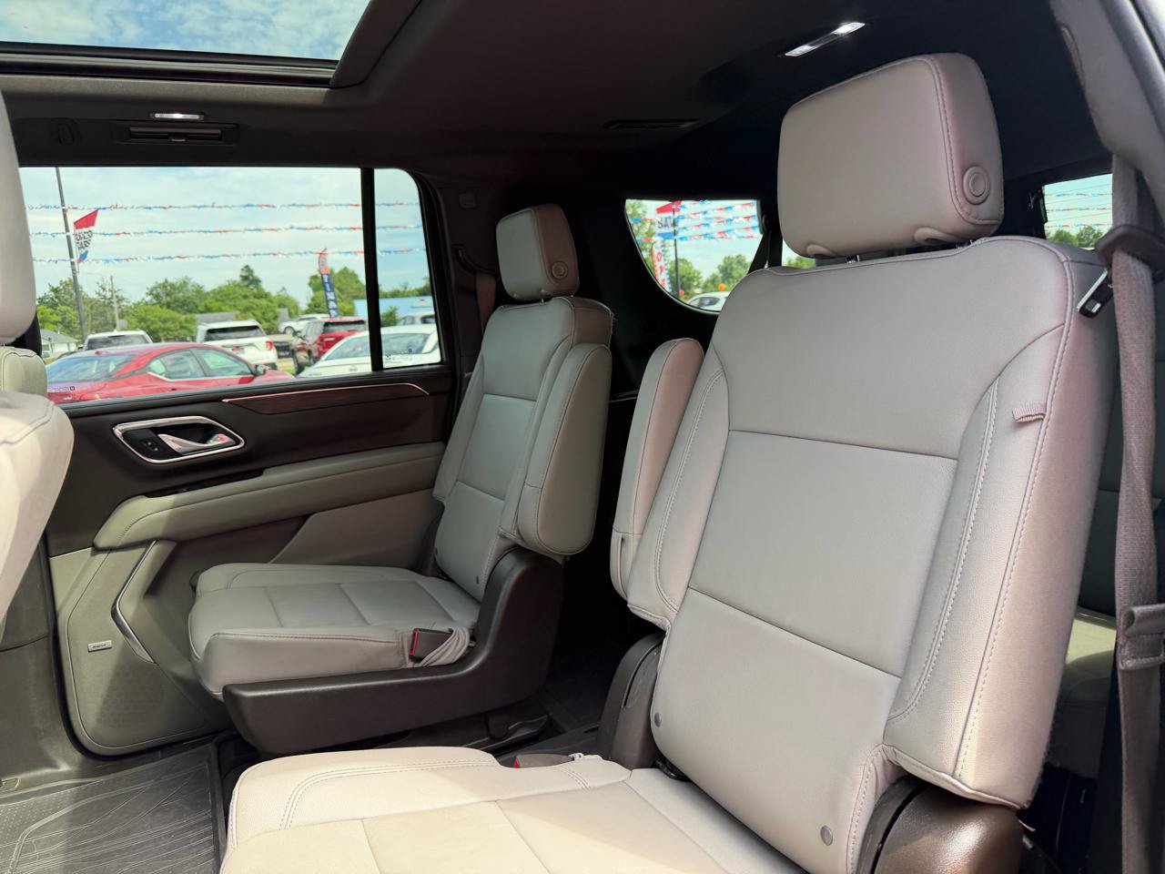 Used 2023 Chevrolet Suburban Z71 AWD/4WD image 19