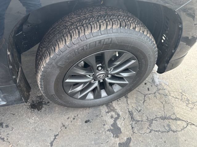 Used 2023 Lexus GX 460 Premium w/ Premium Package image 22