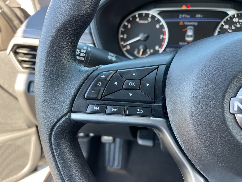 Used 2024 Nissan Altima 2.5 SV image 16