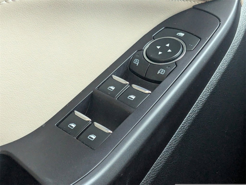 Used 2020 Ford Explorer XLT image 27