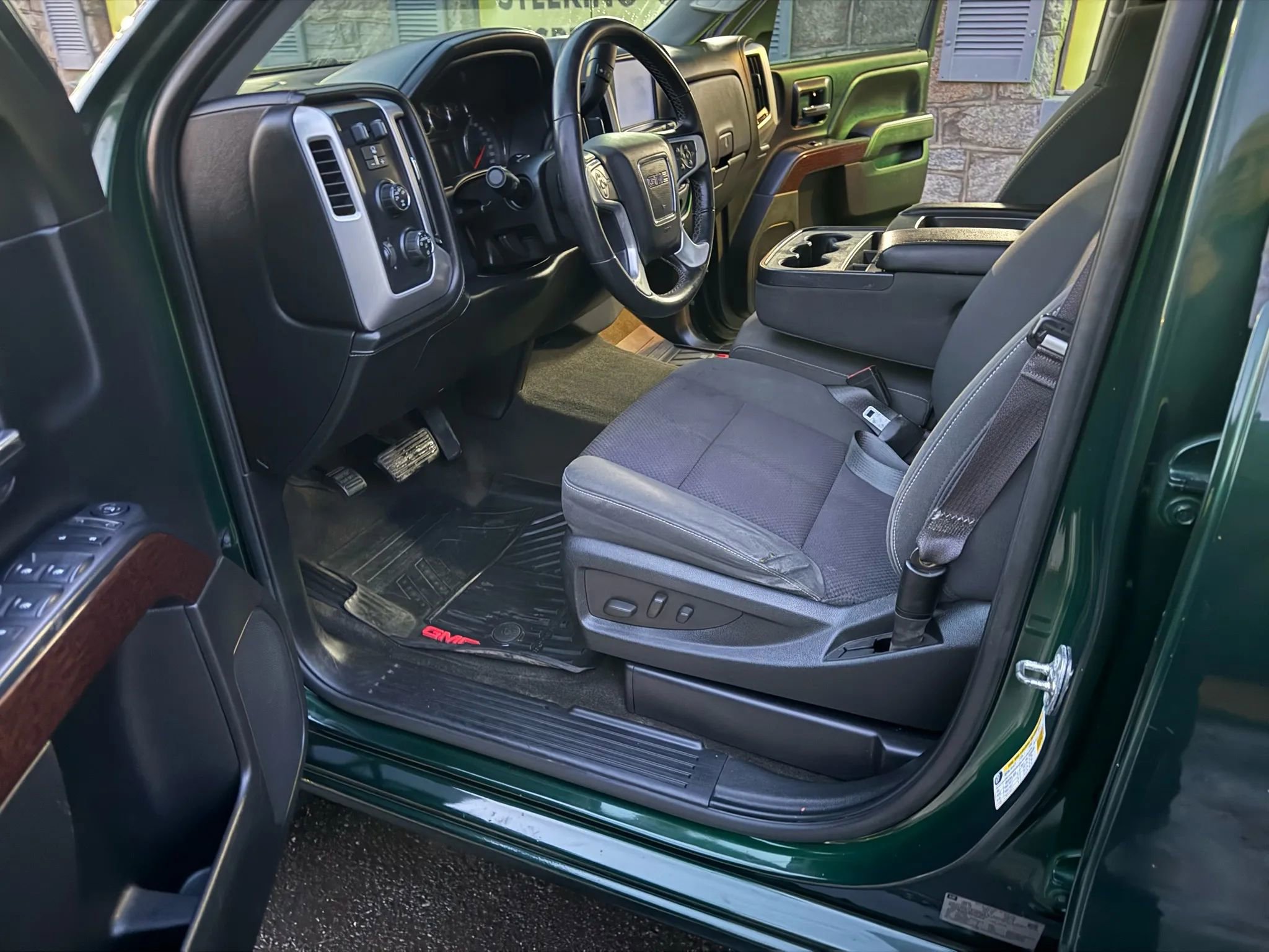 Used 2015 GMC Sierra 1500 SLE w/ SLE Value Package AWD/4WD image 24