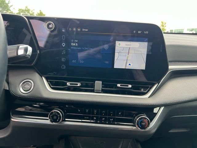 Used 2026 Chevrolet Equinox LT FWD image 16