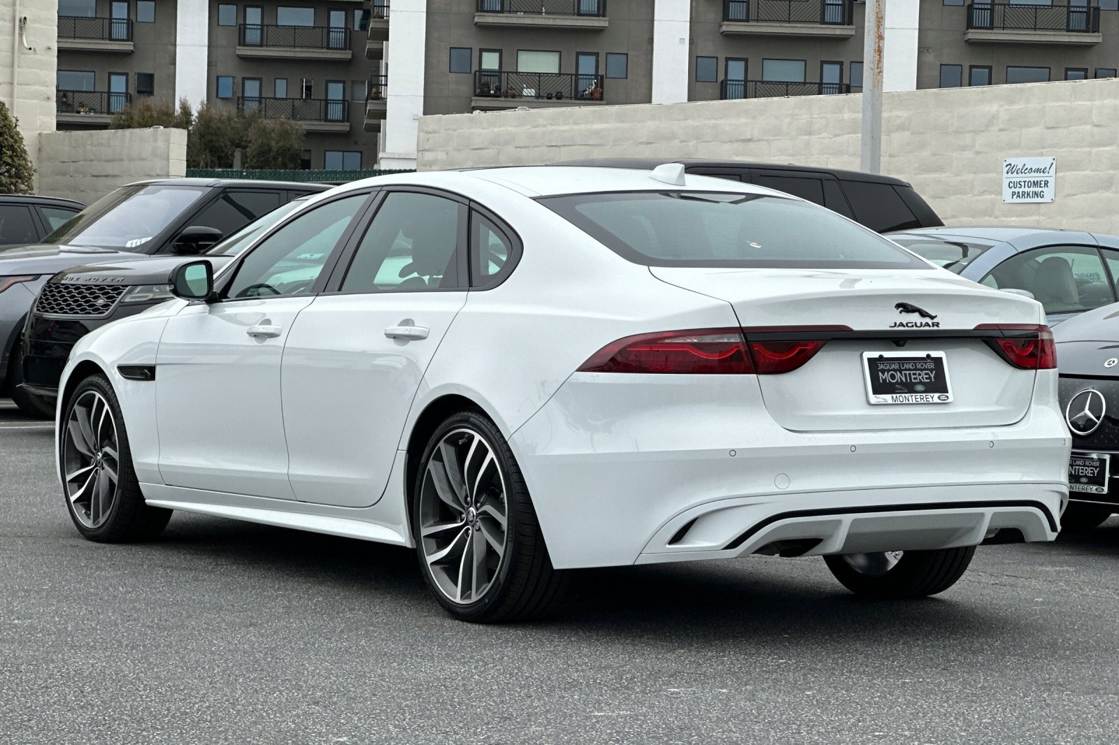New 2024 Jaguar XF R-Dynamic SE image 3