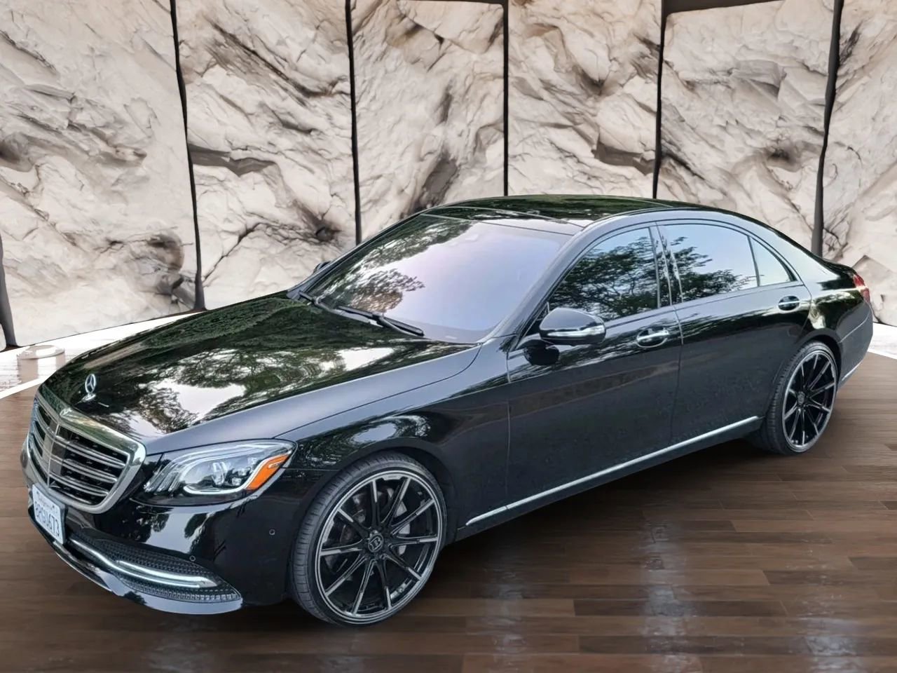Used 2020 Mercedes-Benz S 560 Sedan image 2