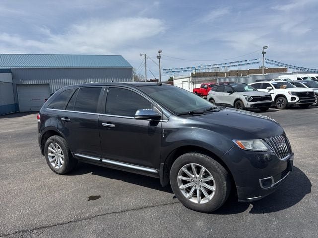 Used 2013 Lincoln MKX AWD image 4