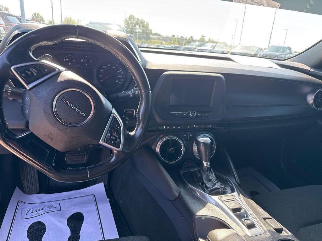 Used 2020 Chevrolet Camaro LT image 11