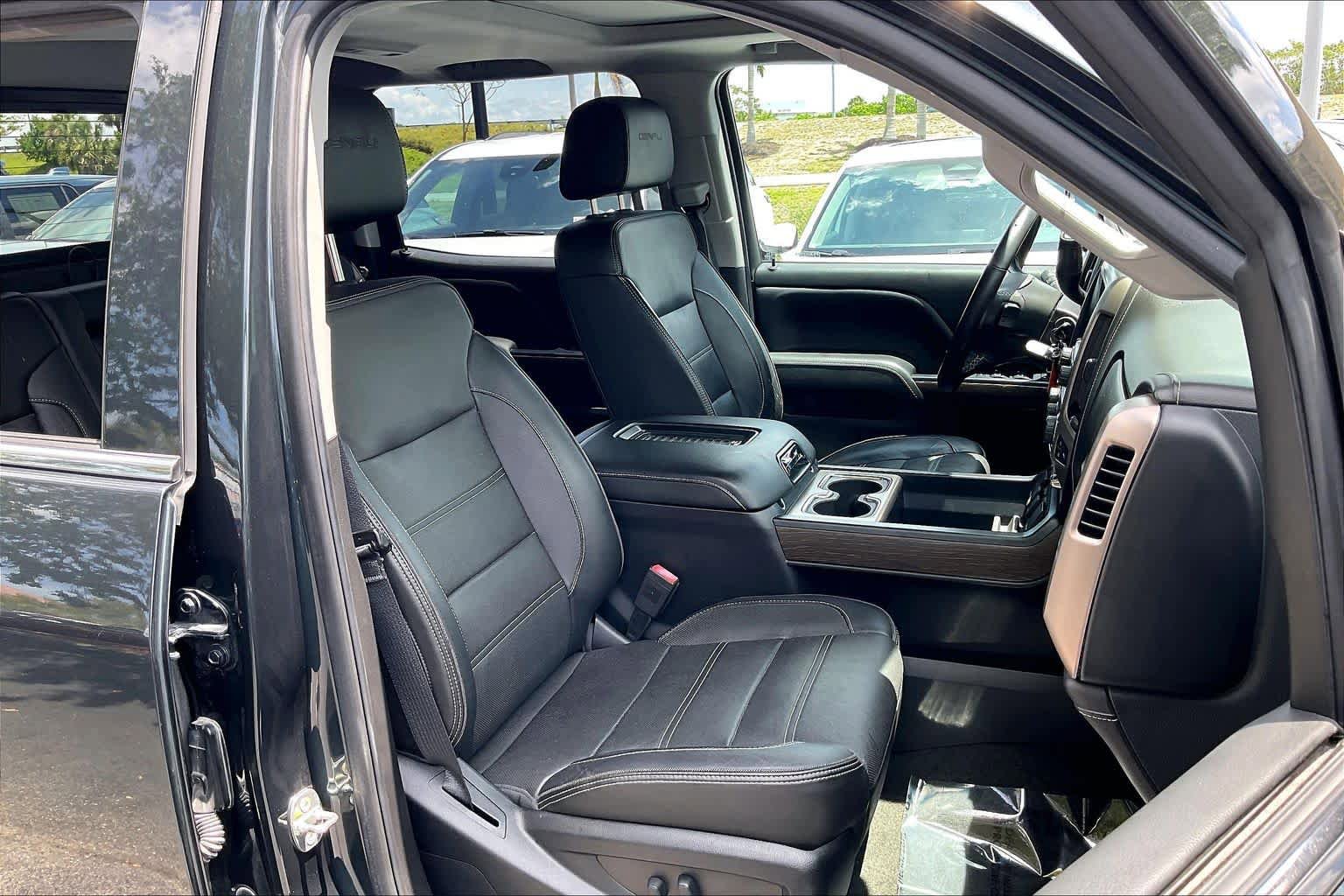 Used 2018 GMC Sierra 2500 Denali AWD/4WD image 8