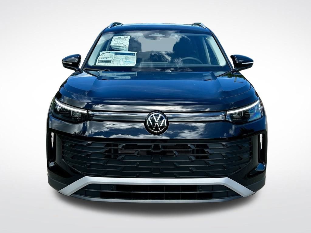 New 2025 Volkswagen Tiguan SE image 8